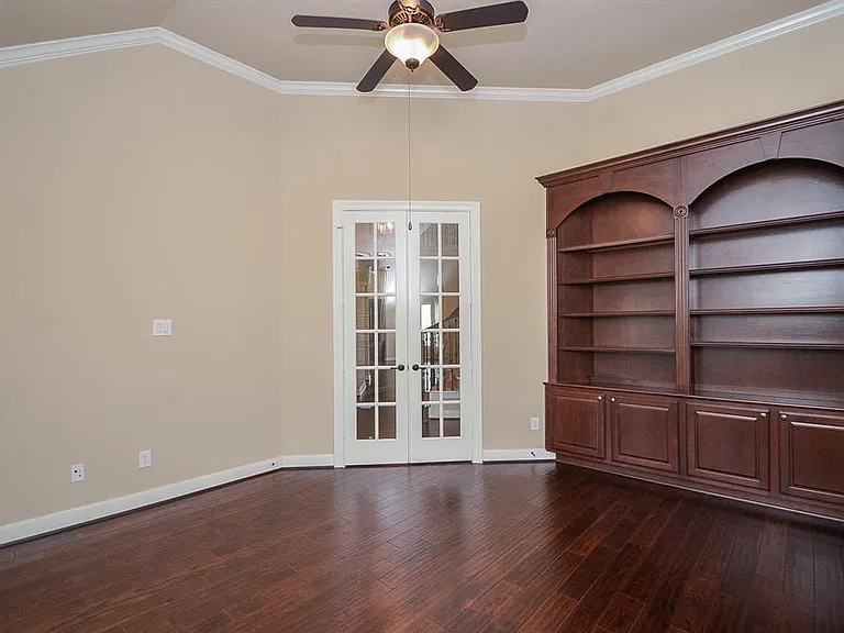 510 McAllister Ave — Photo 5