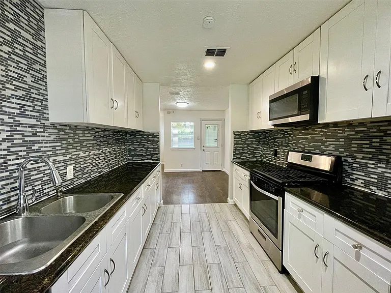 5375 Little John Ln — Photo 8