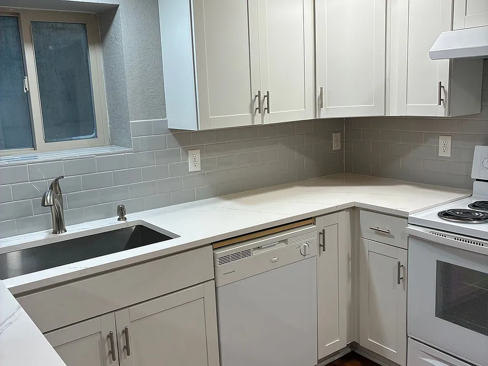Evergreen Court Apartments