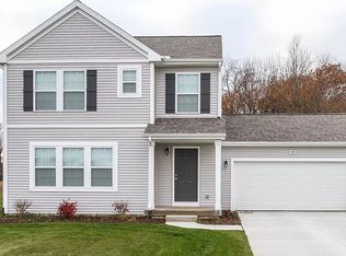 3695 Amber Oaks Dr, Howell, MI 48855