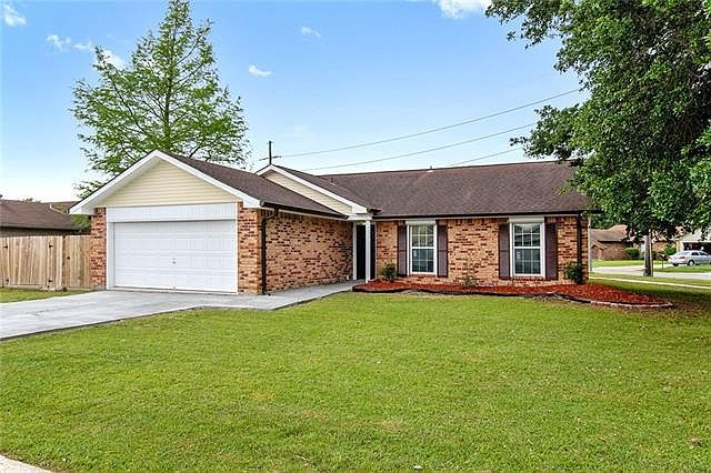 1st image of 2512 Oakmere Dr