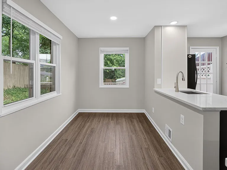 23 Underwood Pl — Photo 5