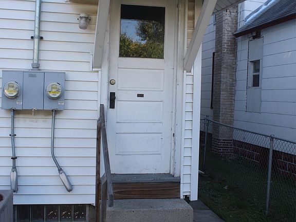 3rd image of 1123 Fremont Ave NW #2