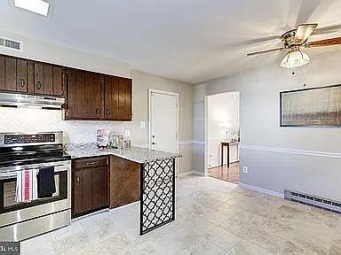 3rd image of 101 N Lincoln Ave