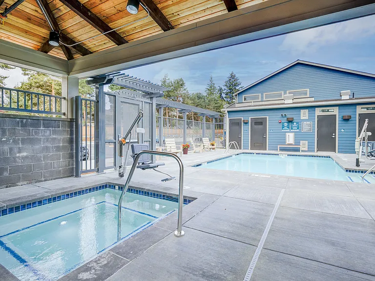 Swimming Pool and Jacuzzi