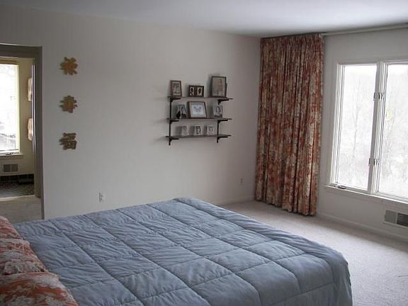 3rd image of 23 Brickston Dr