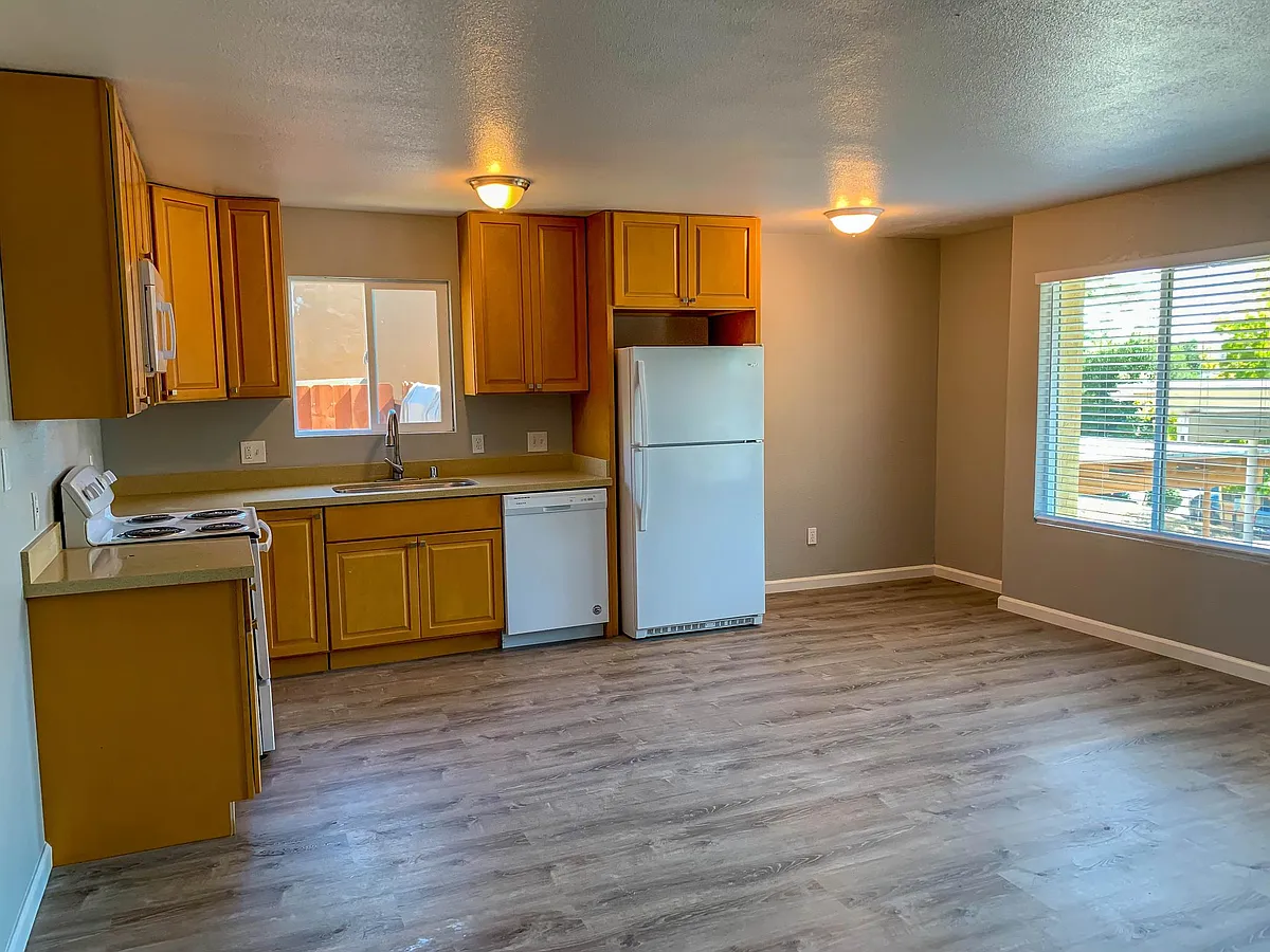 Building Photo - 112 Kathy Ellen Dr #2
