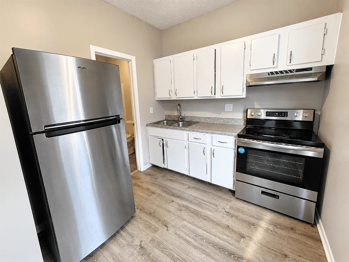 2 bed, 544 sqft, $900 — Photo 2