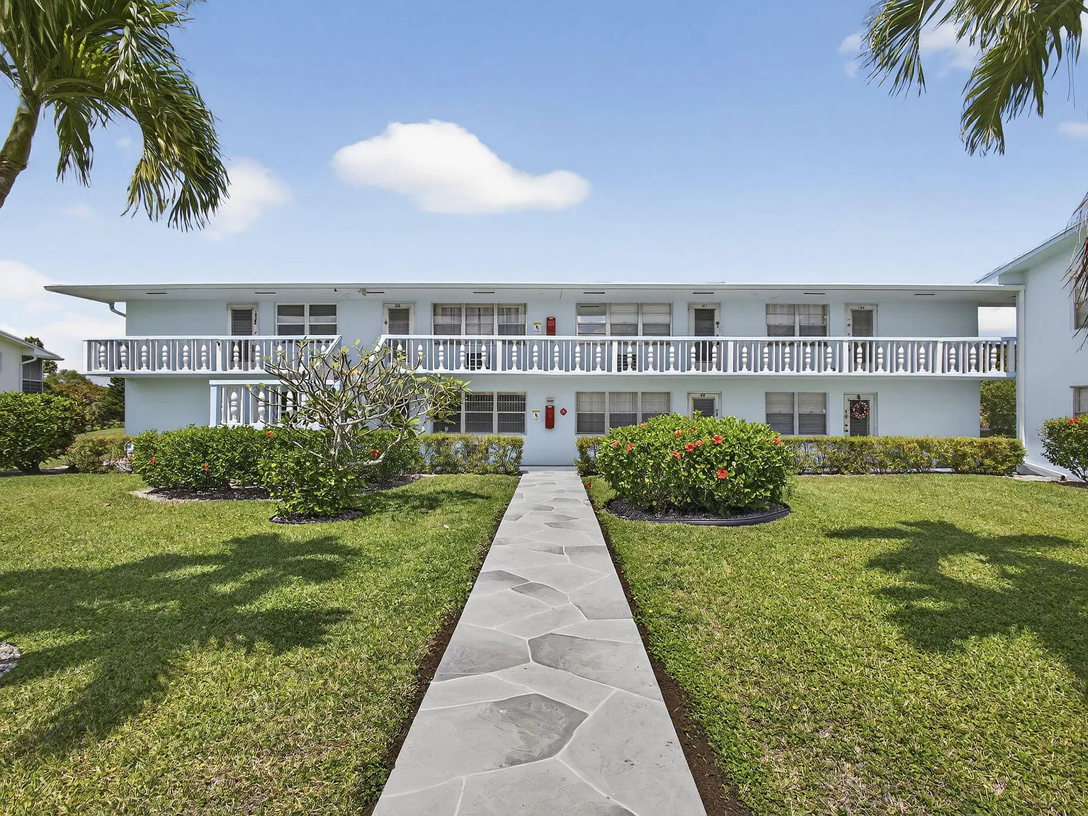 1 bed, 1.5 bath, 646 sqft, $1,400 — Photo 3