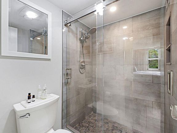 4th image of 3801 Environ Boulevard #318