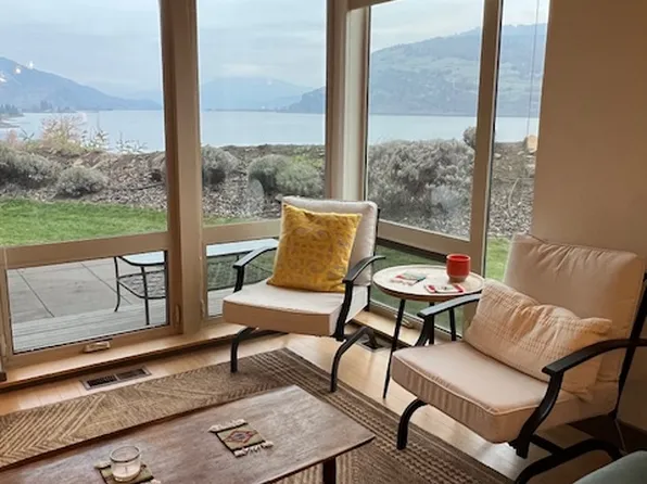 26 Mosier Creek Pl, Mosier, OR 97040