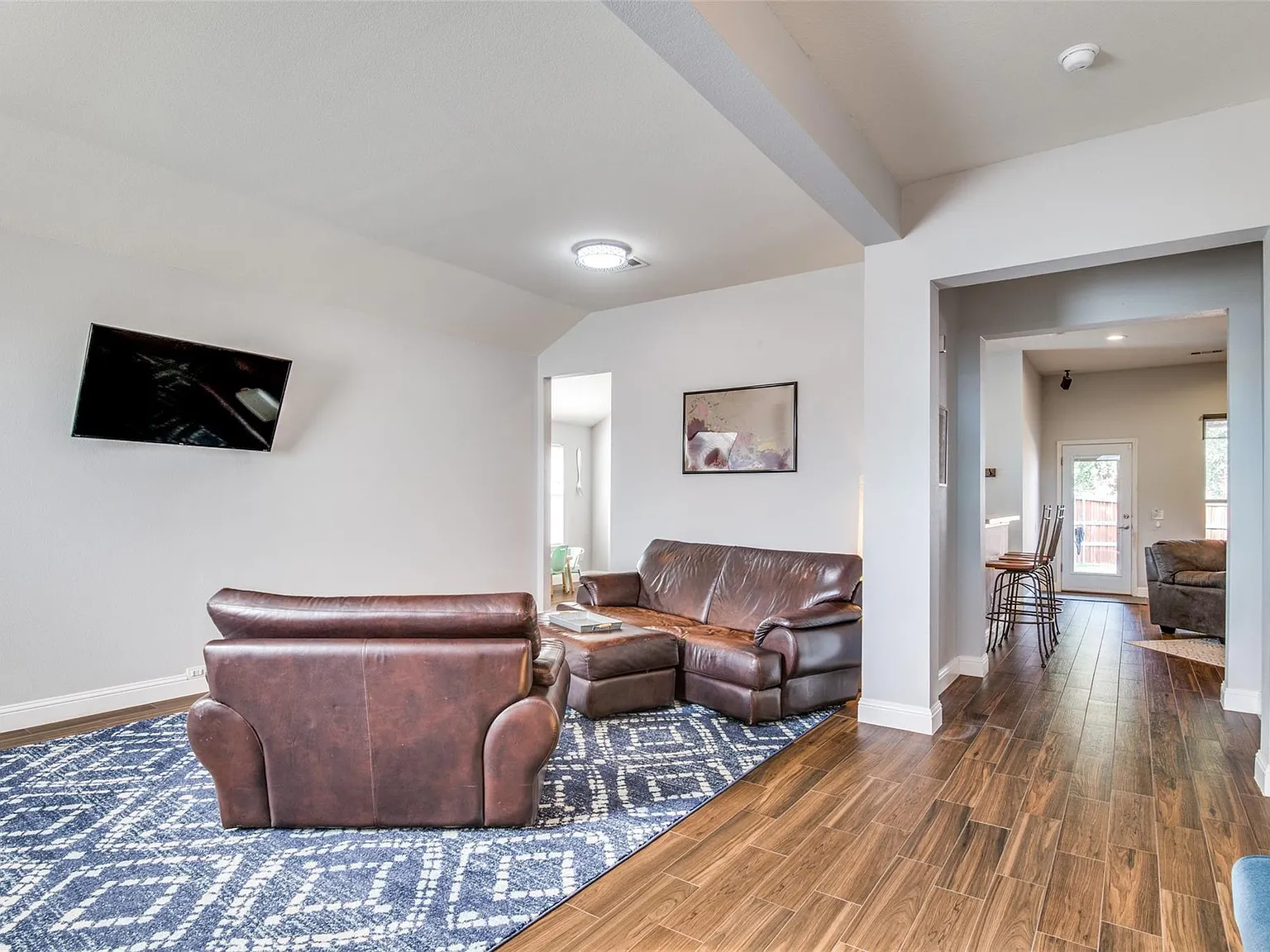 4 bed, 2206 sqft, $2,500 — Photo 4