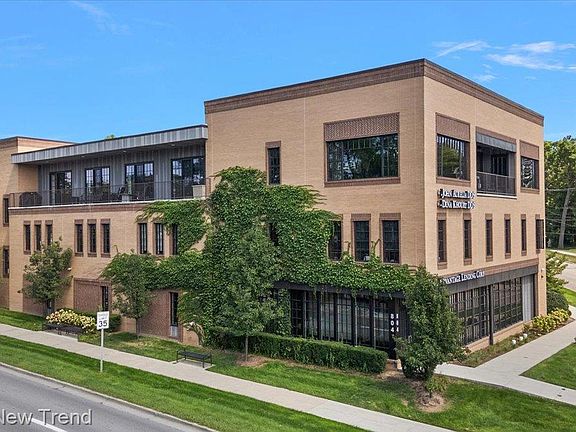 3rd image of 804 N Main St #2H