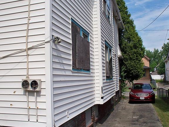 3rd image of 3536 E 103rd St
