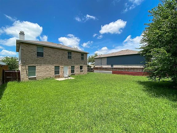 4th image of 3848 Summer Hill Dr