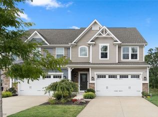 3185 Old Mill Dr, Cuyahoga Falls, OH 44223