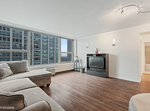 4th image of 3600 N Lake Shore Dr APT 1708