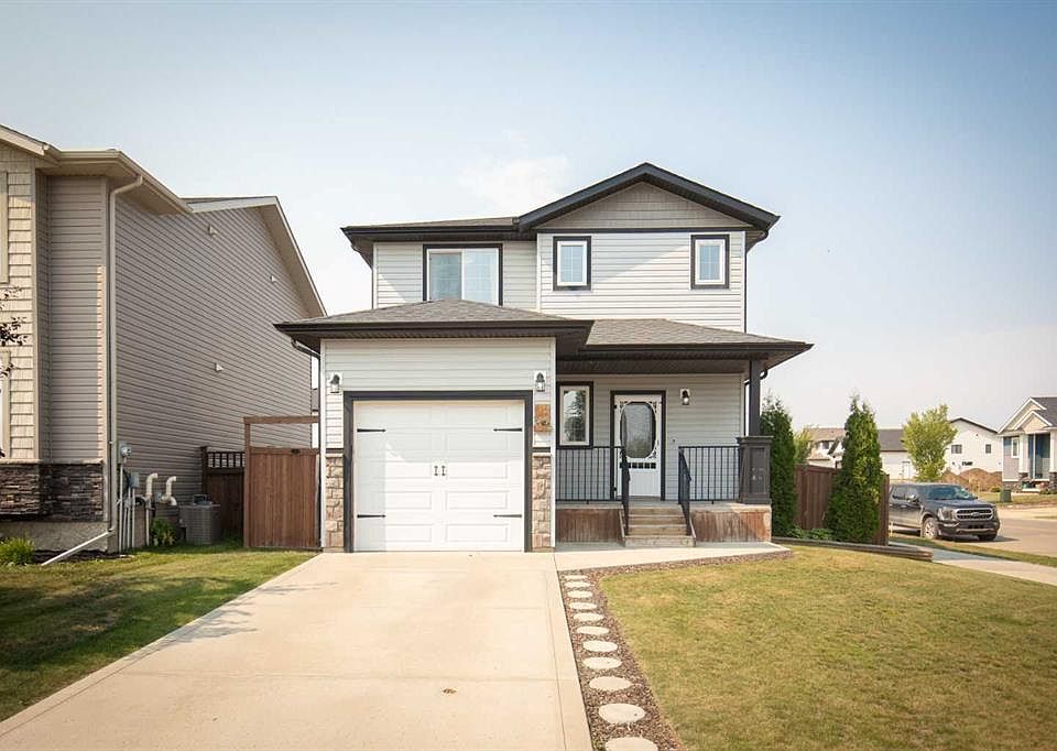 1st image of 2 W Almond Cres