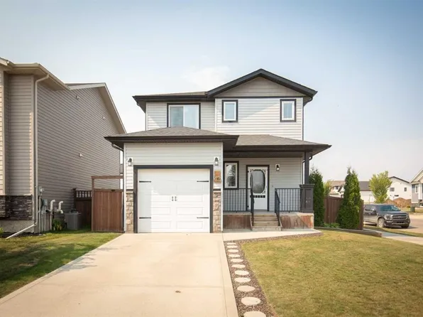 2 W Almond Cres, Blackfalds, AB T4M 0J6
