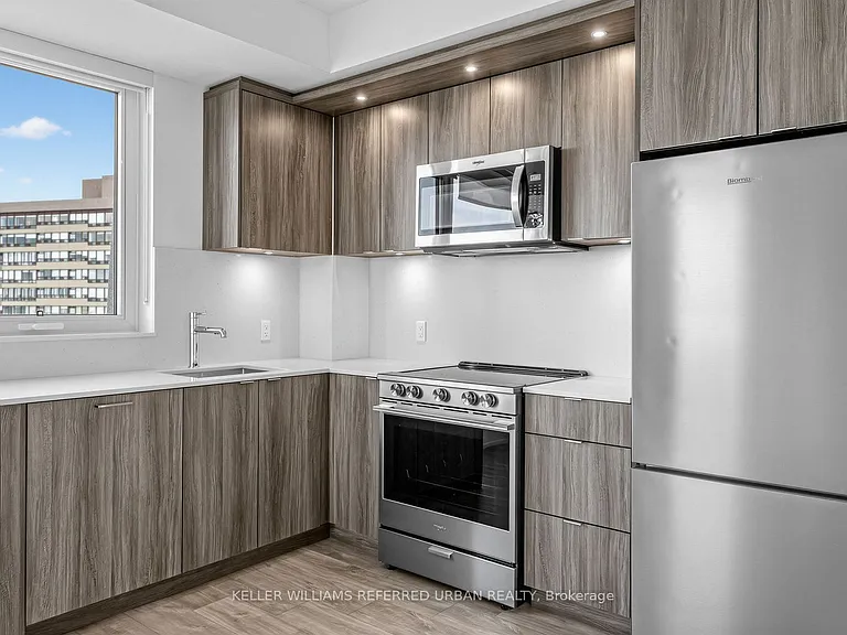 60 Central Park Dr #2112 — Photo 22