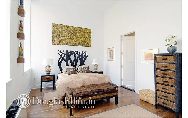 Rented by Douglas Elliman | media 19