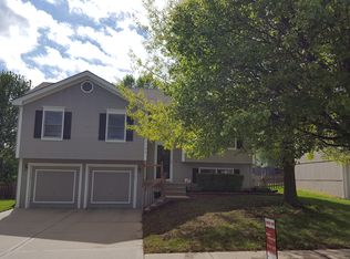 11100 N Lewis Ave, Kansas City, MO 64157