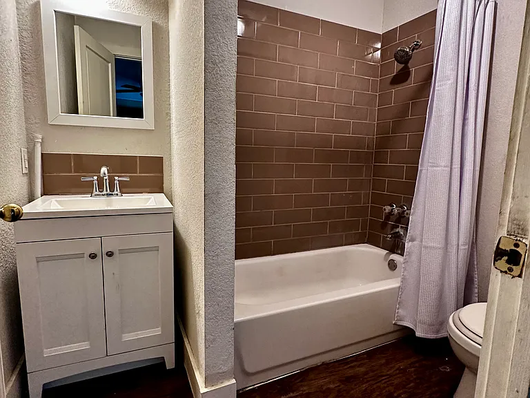1315 Amanda St — Photo 18