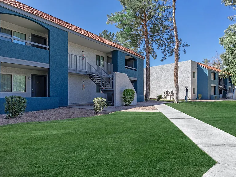 Gilbert Greens — Photo 7