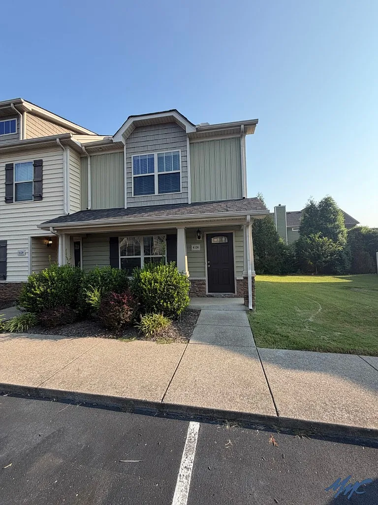 2 bed, 2.5 bath, 1280 sqft, $1,625 — Photo 1