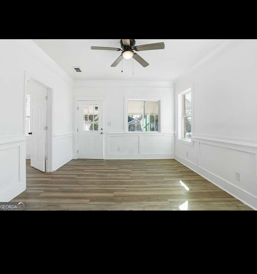 3 bed, 1011 sqft, $1,950 — Photo 4