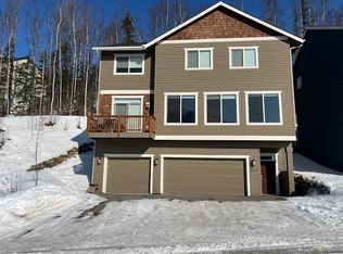 20087 Eagles Nest Ct, Eagle River, AK 99577