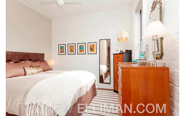 Sold by Douglas Elliman | media 15