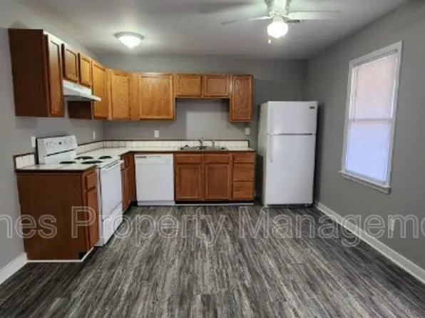 120 W 52nd Byp #C-3, Pilot Mountain, NC 27041