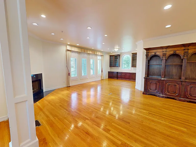 1029 Park Pl — Photo 4