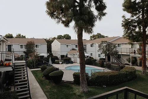 Heather Court Apartments Photo 1