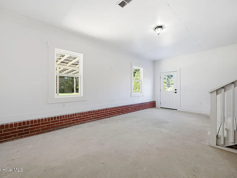 1760 John Small Ave — Photo 32