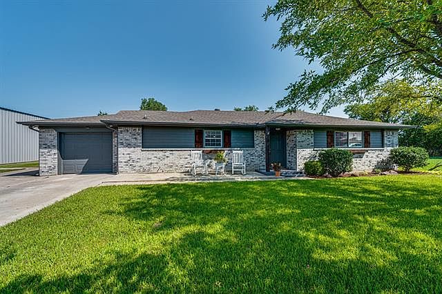 1st image of 607 Sunrise Dr