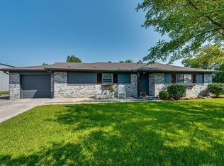 607 Sunrise Dr, Waxahachie, TX 75165
