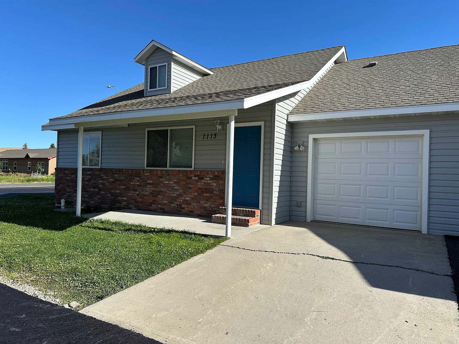 4 bed, 3.0 bath, 2335 sqft, $2,200 — Photo 1