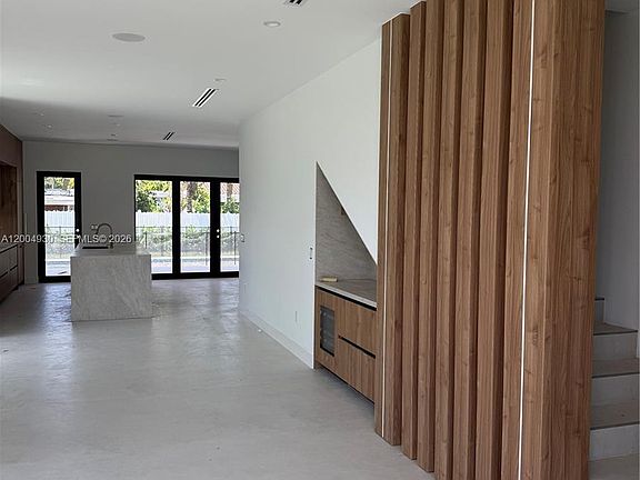 5th image of 6449 SW 28th St