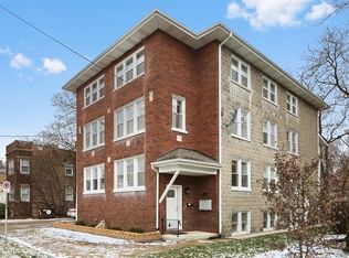 328 E Liberty Dr APT 3, Wheaton, IL 60187