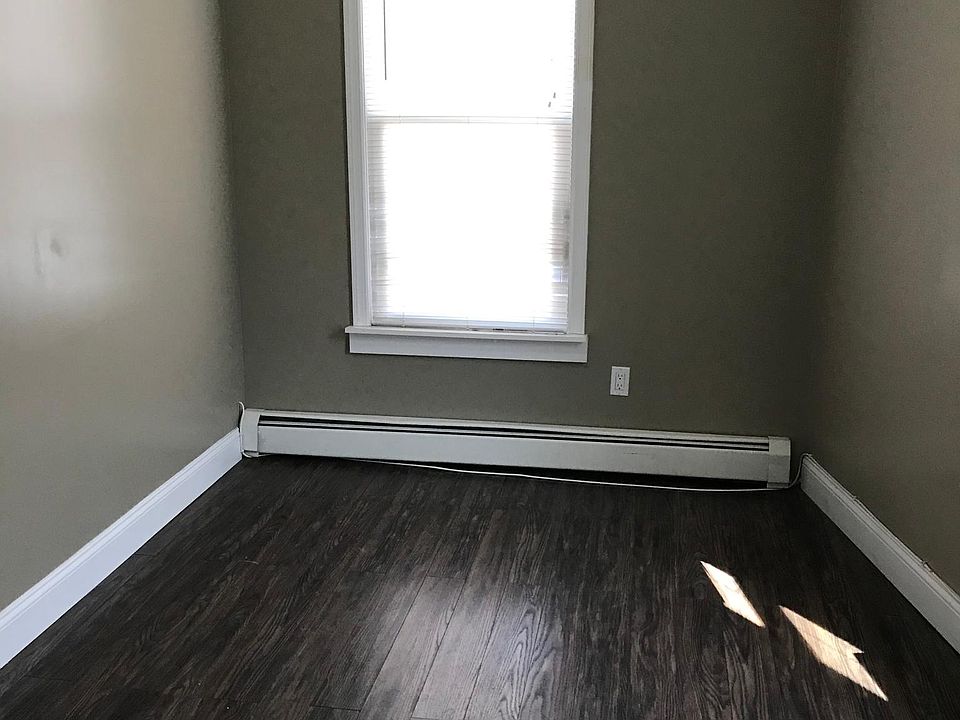 2nd image of 103 Ferry St