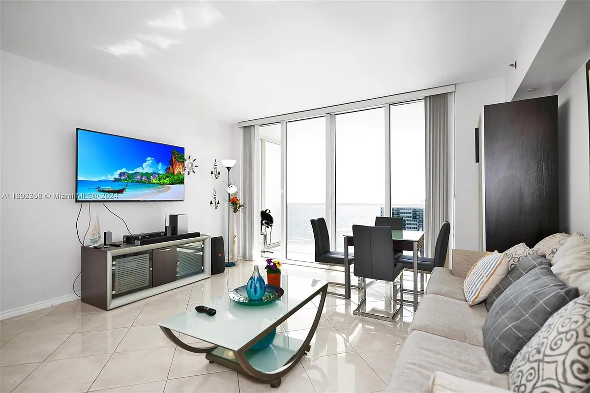 Building Photo - 1830 S Ocean Dr #2505