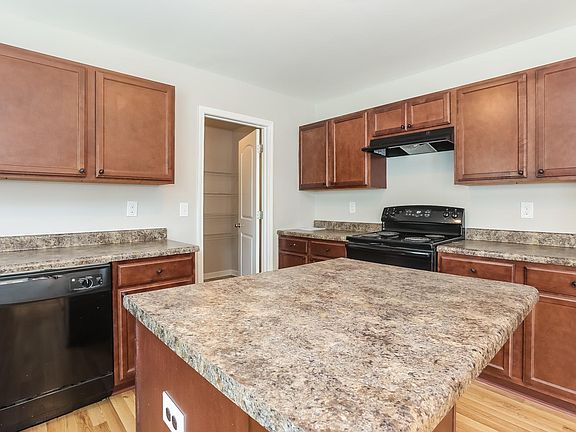 3rd image of 1987 Piedmont Pointe Dr