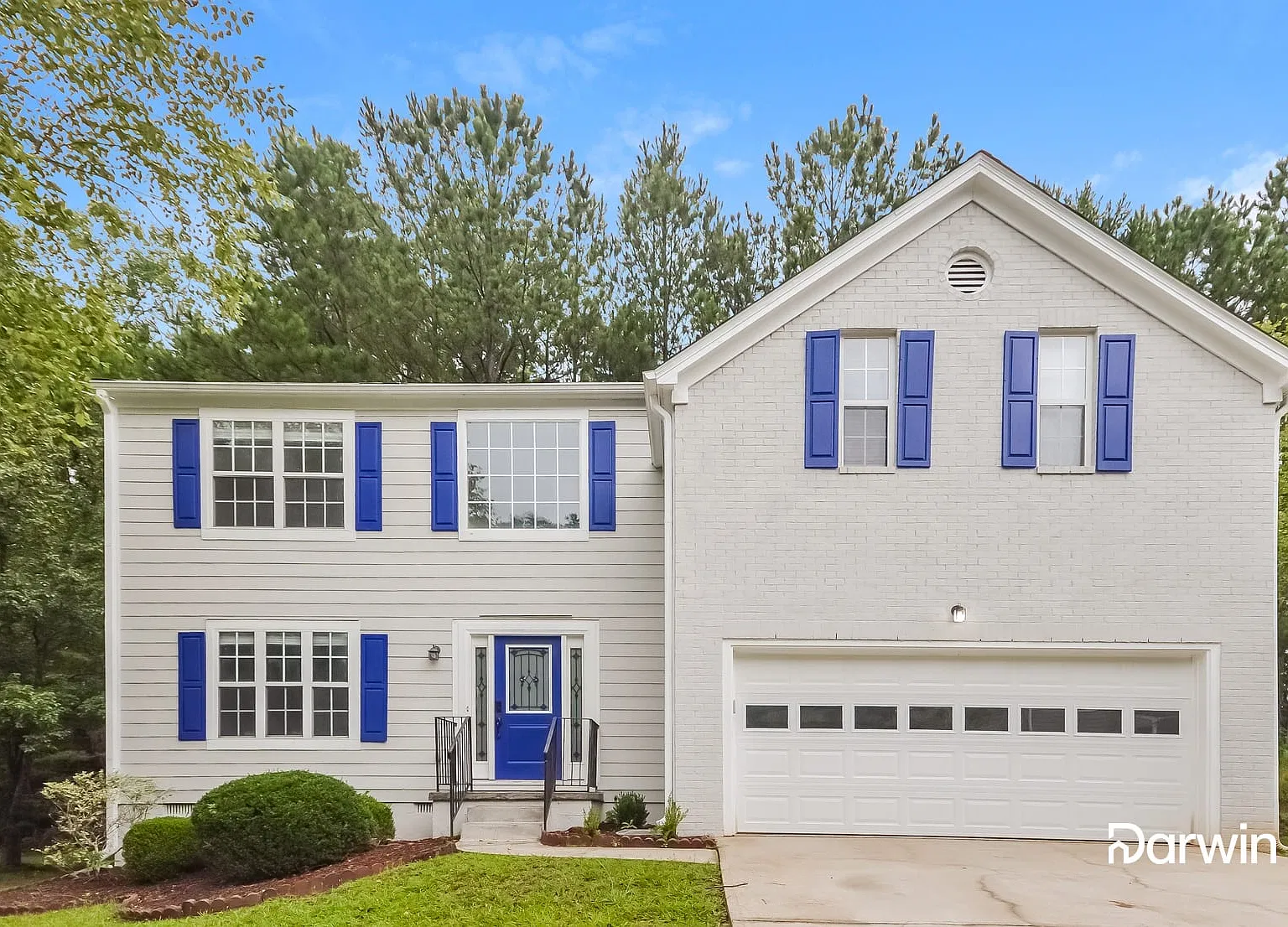3 bed, 2.5 bath, 2632 sqft, $2,195 — Photo 1