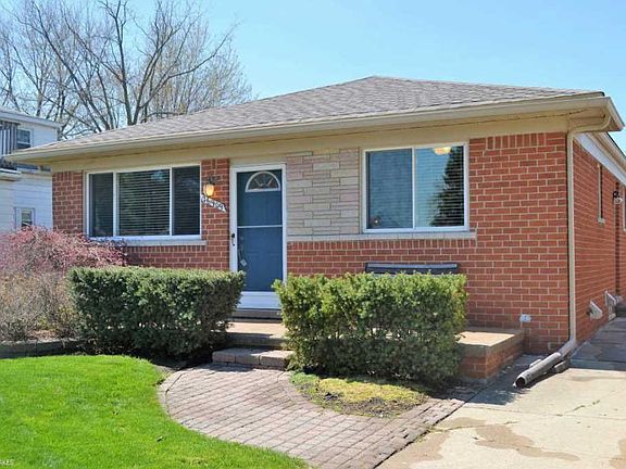 3rd image of 26909 Koerber St