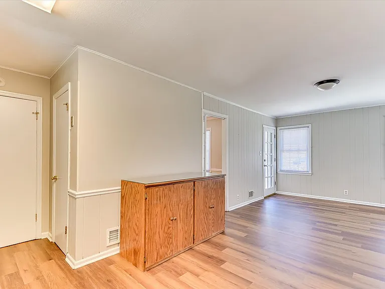 2705 Bolling Rd — Photo 16