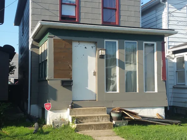 521 Walnut St, Vandergrift, PA 15690