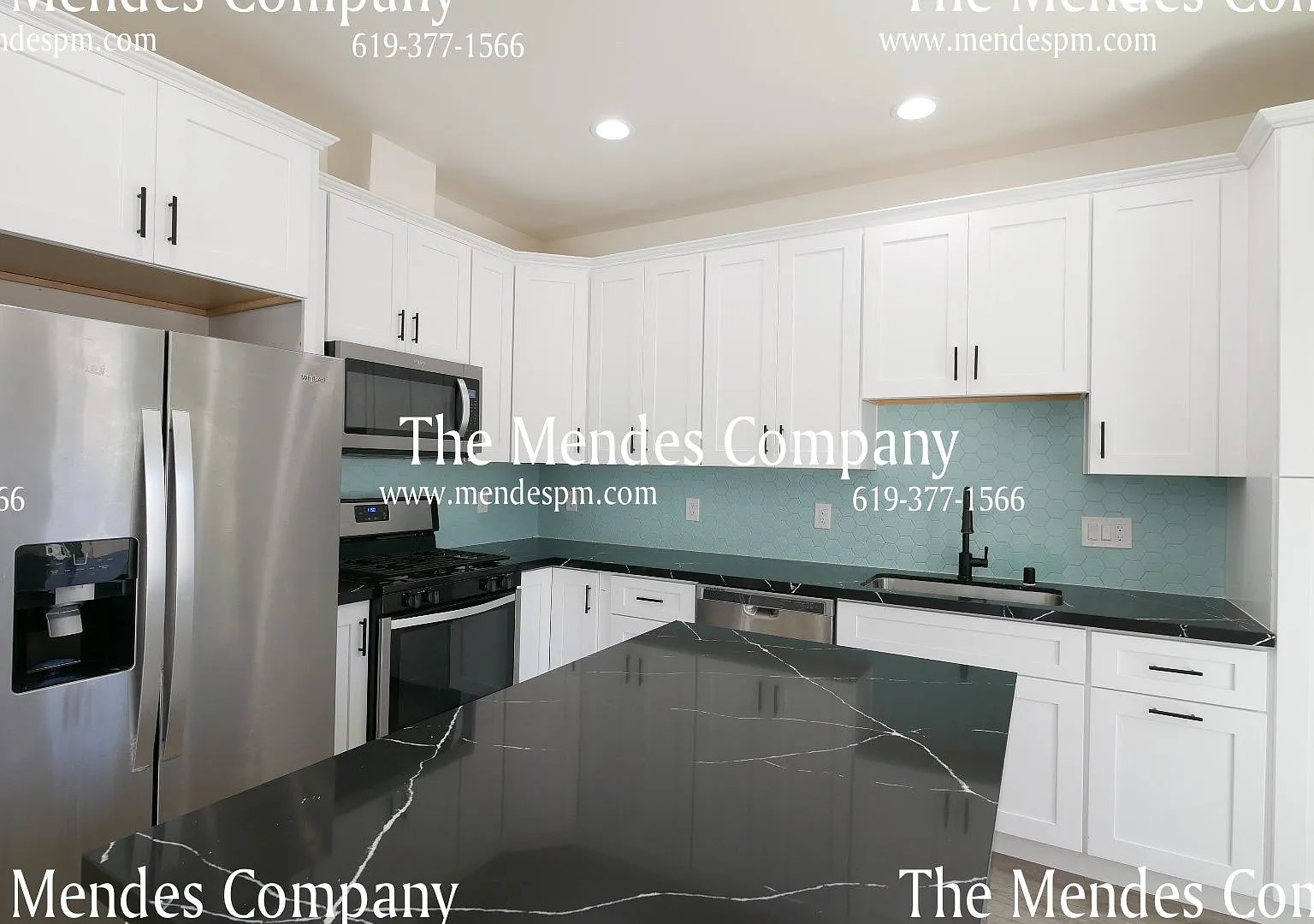 Spacious 4 Bd/ 2 Bth Home On Mary Lane Drive By Sdsu! Now Leasing For Fall 2027! — Photo 4