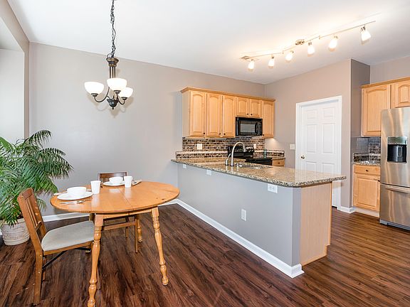 Breakfast Area and Kitchen